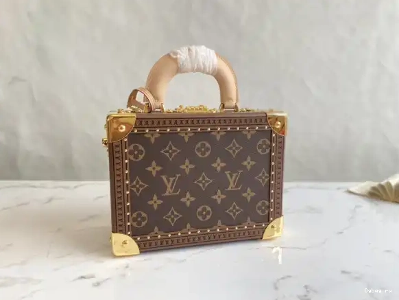 Vuitton Tresor Louis Valisette 0428